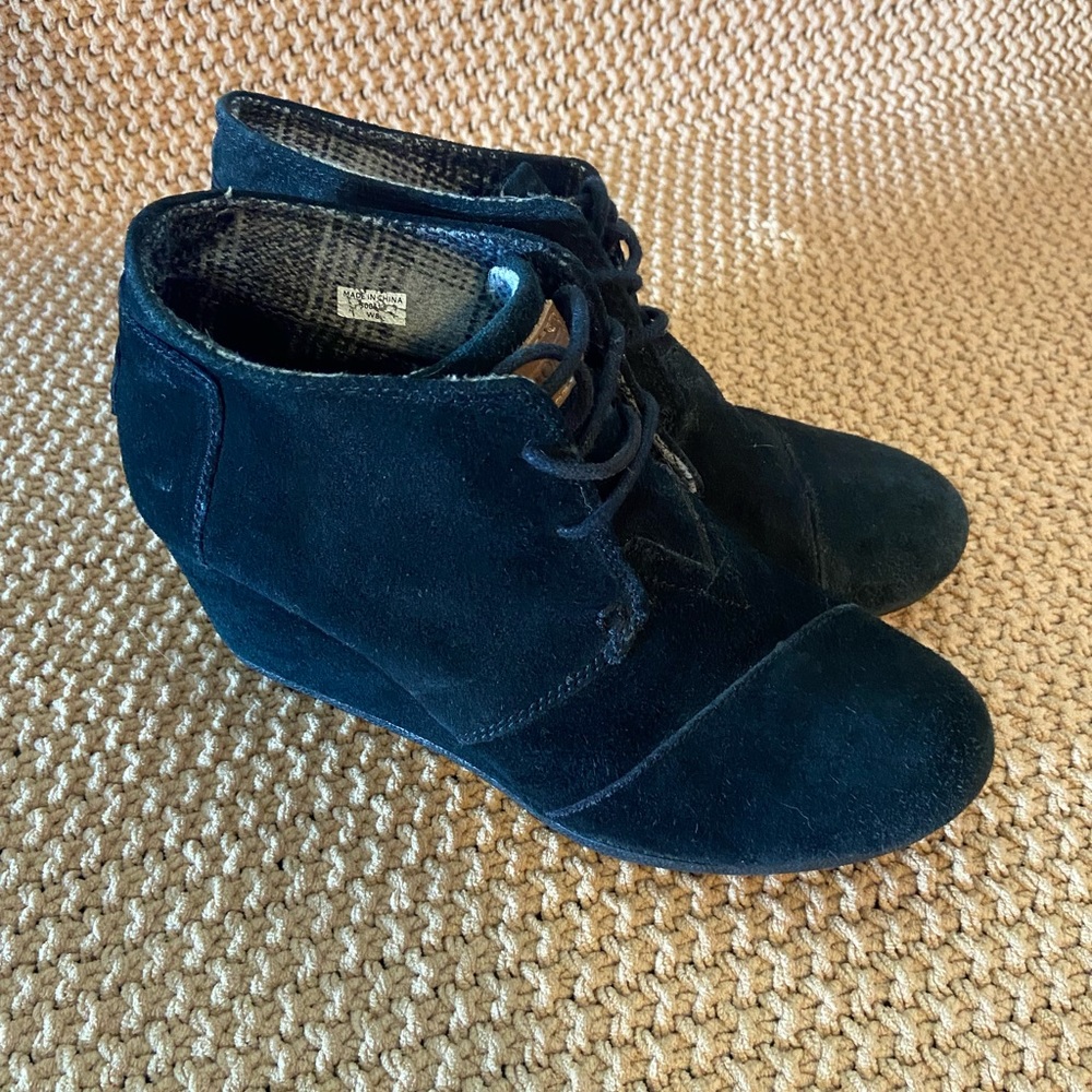 Toms black women’s